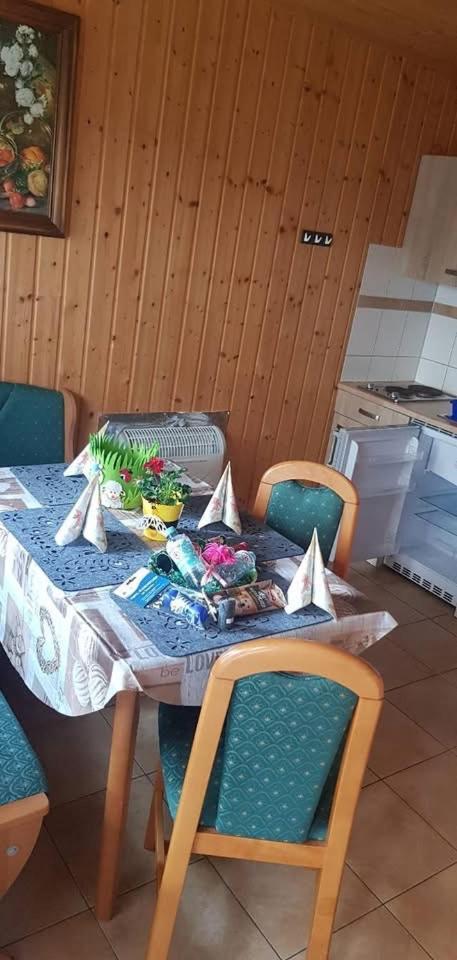 Bungalowvermietung Am Rheinsberger See Bagian luar foto